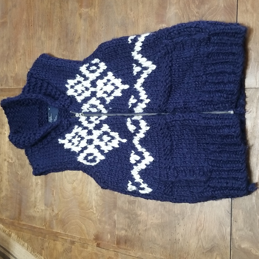American Eagle Sweater vest